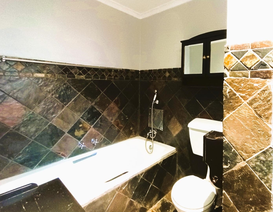 4 Bedroom Property for Sale in Langenhovenpark Free State